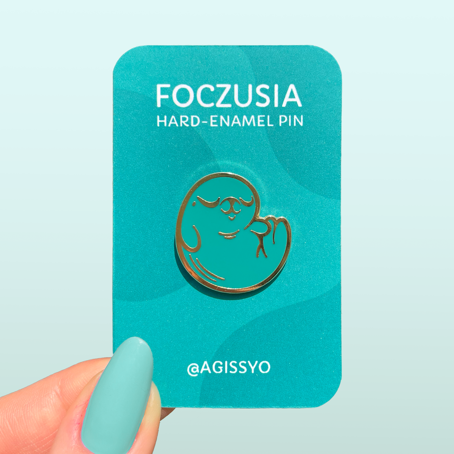foczusia ✦ metalowy pin