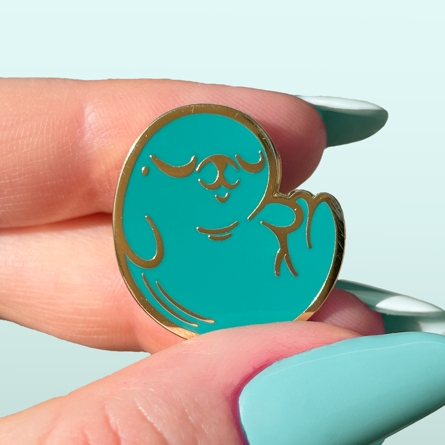 foczusia ✦ metalowy pin